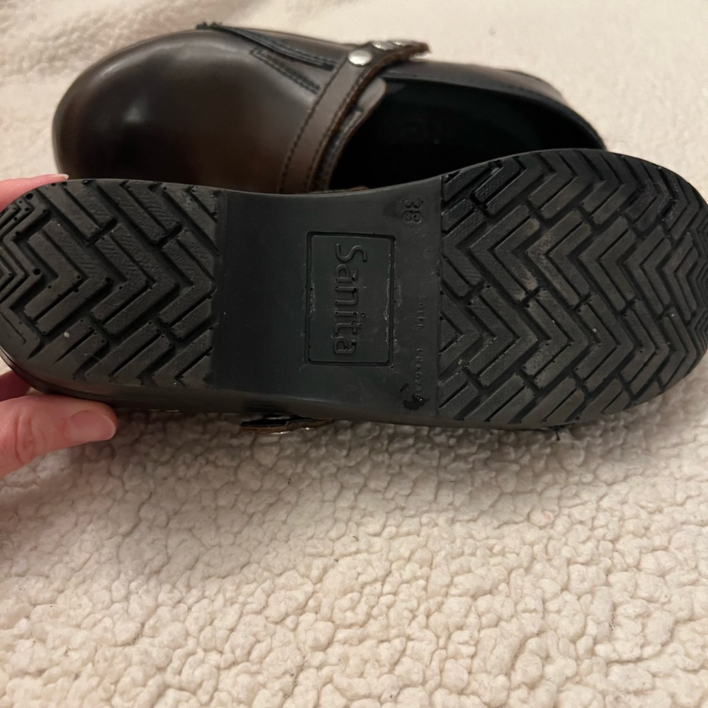 Sanita Cori brown leather clog w strap - Picture 10 of 16